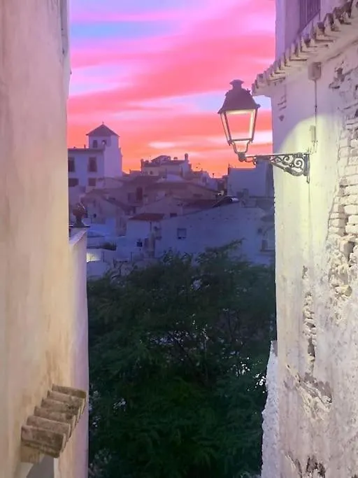 2 Bed 2 Bath Villa Near Sedella Heatable Saltwater Pool ספרד
