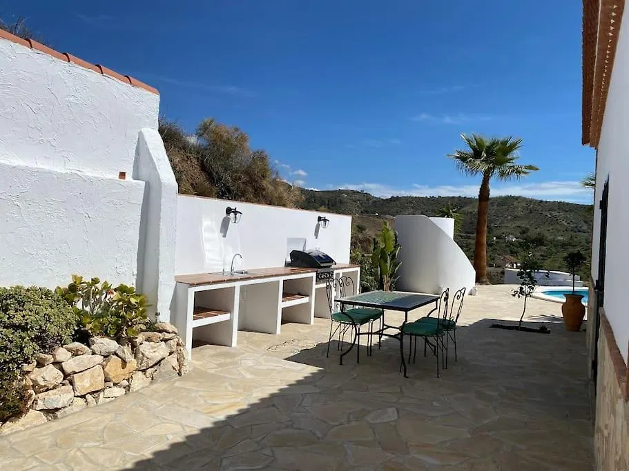 2 Bed 2 Bath Villa Near Sedella Heatable Saltwater Pool